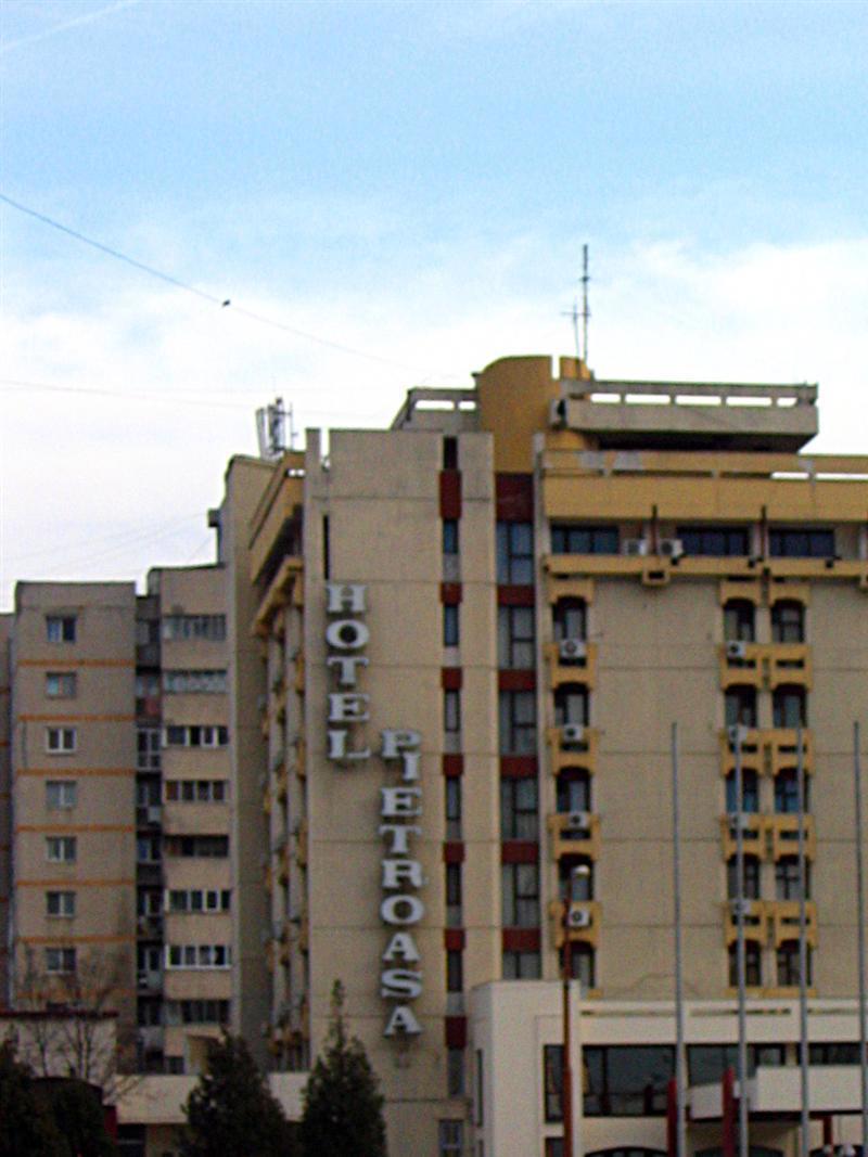 Hotel Pietroasa Buzau Exterior photo